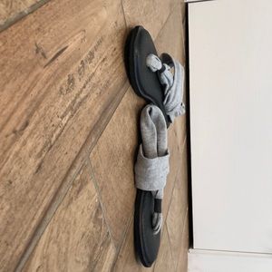 Sanuk Gray sandals size 6